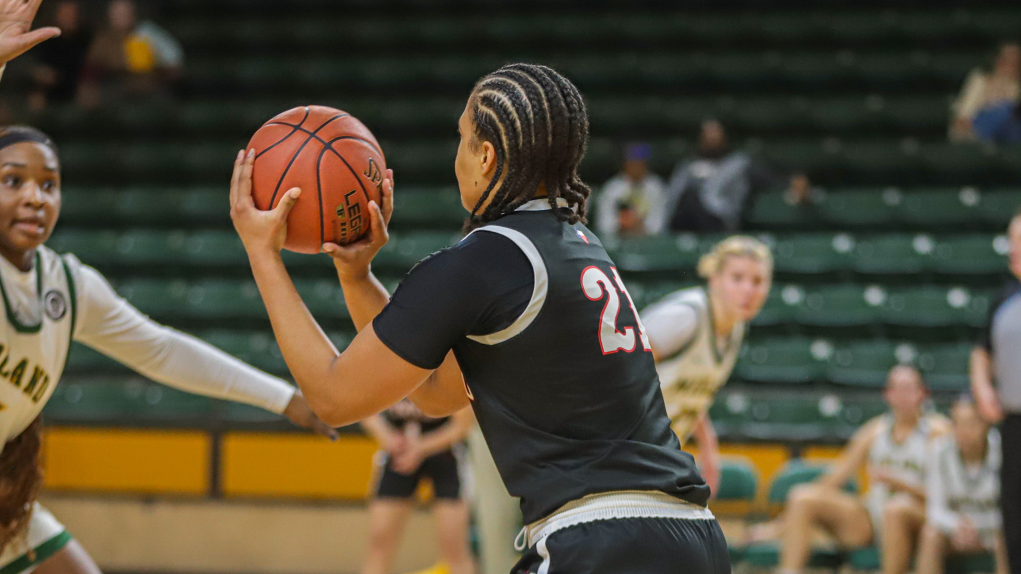Howard College Lady Hawks Continue Win Streak with Road Victory Over Frank Phillips